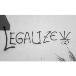 Segundamente boa tarde #legalize #boatarde #ufes #InstaSize