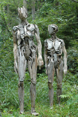 littlelimpstiff14u2: Haunting Driftwood Sculptures By Japanese Artist  Nagato Iwasaki Nagato Iwasaki is one of those artists you don’t know much about. But his art talks for itself. The Japan-based artist creates incredible driftwood sculptures. Each