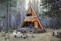 daneckstein:  Just spent an amazing four days in this off the grid A-frame deep in the Sierras.   Sierra National Forest, CA 