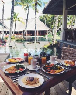 stylishblogger:  This breakfast. 🙏🏽🙏🏽🙏🏽 #myconstancemoment #mauritius by kenzas 