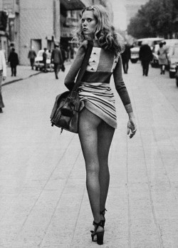 almavio:  ALICE SPRINGS (b. 1923)  aka June Brunell - Helmut Newton’s wife Fashion, Dépêche Mode Paris, 1971