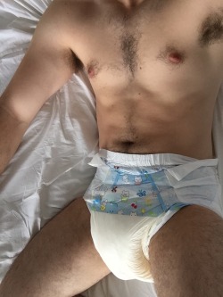 lilscruff:  padded-cookie:  Woke up so wet in these bambinos  dawwwww look at this little guy. :*   WOW!