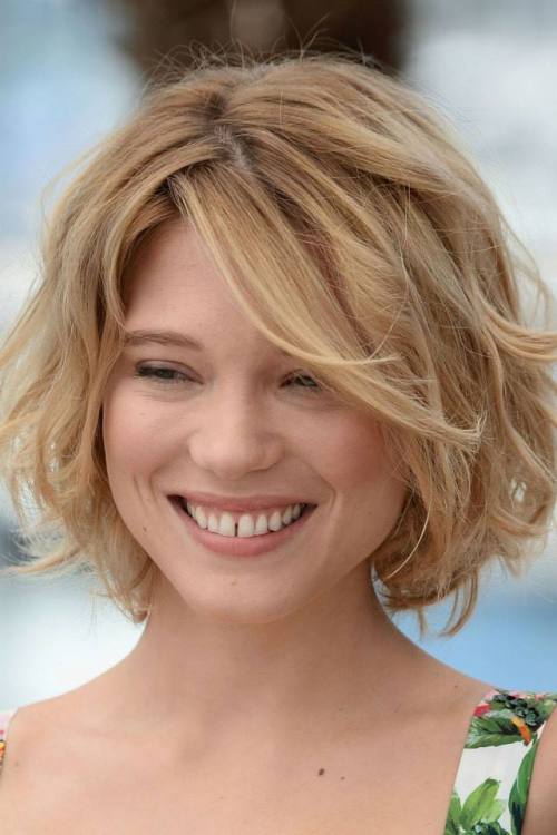 Women with black bob hairstyles