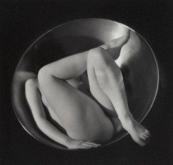 zzzze:  Ruth Bernhard, In The Circle, 1934 