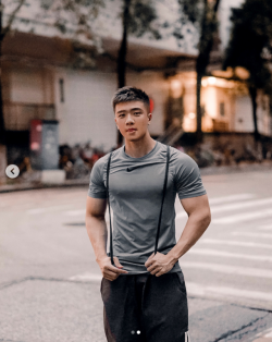 artoffreddieniem-blog:  【 新发现的在Instagram 亚裔男模特】    ins：wanyukin | 小哥哥 很帅！今年8月4日开始了他的ins旅程。。。 我在微博：@  森林画册   