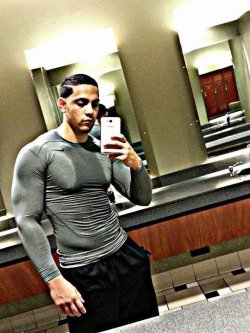 justchillingpapi:  Gym to heading home to shower….to nutting all over the bathroom mirror…..hot!