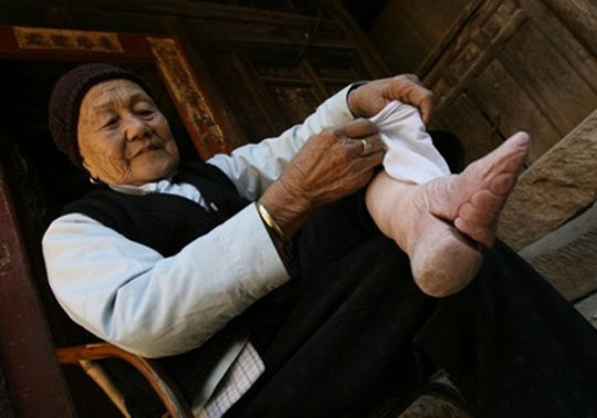 Chinese women foot binding