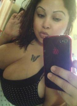 butterfly #nsfw #cleavage