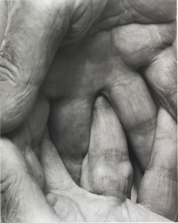 dianalily:  John Coplans: Interlocking Fingers No. 6, 1999. 