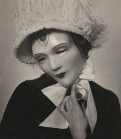 madivinecomedie: William Mortensen. Masked woman 1926 See also 