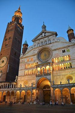 ciao-italiandream:  La Cattedrale di Santa Maria Assunta a Cremona, in Lombardia