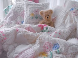 pinkbabyprincess:  cummbunny:  masochistic-babygirl:  Isnt this @cummbunny ??????????  EDIT: THIS IS HER FUCKING ICON WTF  I’m really confused because I see a picture of a blanket and a teddy bear?  No I’m p sure that’s you???   ITS STILL A TEDDY