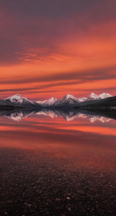 amazinglybeautifulphotography:  Sunset last night here in Montana - 11/29/20 - [OC] [3279x6106] - Author: JayGlacier on reddit
