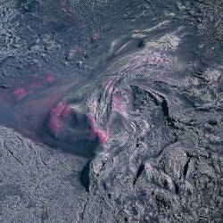 irakalan:  COLOURS OF THE EARTHPhotographer BERNHARD EDMAIER1. Hekla volcano area, Iceland2. Painted hills 02, Oregon, USA3. Roebuck Bay, Australia4. Maelifellsander, Island5. Lake Natron, Tanzania