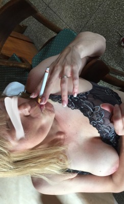 cuckold-ehemann:  my “hotwife” knows about my smoking fetish and so she decided to give her lover a smoking blowjob and he took pics and they sent them to me 