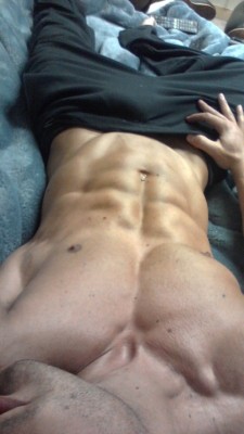babyboieric:  limitlessreality:  abs-n-cock  ;))