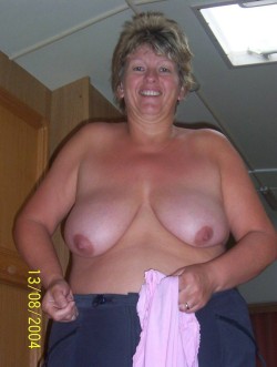 Another lovely big breasted heavyset older lady!Meet your big breasted oldie here!