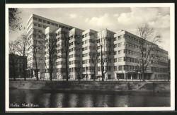 architectureofdoom:  fraeuleinsmilla:  Shellhaus, Berlin. Emil Fahrenkamp.  View this on the map