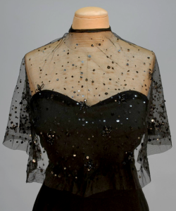 vintagegal:  Callot Soeurs- Black crepe strapless dress with boned sweetheart bodice edged in black velvet with tulle sequined capelet c. 1940s