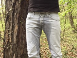wetdude792:Peed my pants in the forest @mikisit