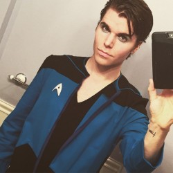 onision:  It’s official, I’m a lesbian. #Onision