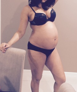 ladyfilth:  Feature me please? 36 weeks pregnant  I don’t really “feature” people. I just Reblog content I enjoy.  Hotwife515 for those who wanna follow. 