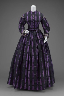 ephemeral-elegance:  Heavy Silk Woven Silk Day Dress, ca. 1860 via MFA 