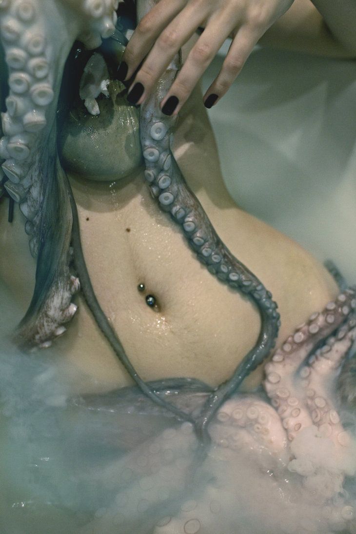 Octopus girl cooking