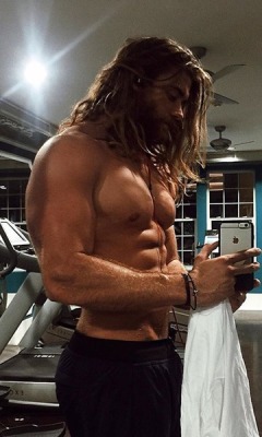 male-and-others-drugs:   Brock O’Hurn shirtless