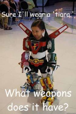 elbrutoepico:  requiem-for-a-spartan:  Sounds like my daughter. She’d love this costume.  Love it  The kid my girlfriend and I would have.