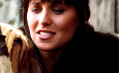 onebluesky:  #xena doing the thing where she kisses gabrielle on the top of the head (◡‿◡✿) 