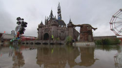 sixpenceee:  Banky’s Dismaland: Dystopian Theme Park Not Suitable for Children Street artist Banksy opens a theme park like no other. Dismaland features migrant boats, a dead princess and Banksy’s trademark dark humor. Keep reading 