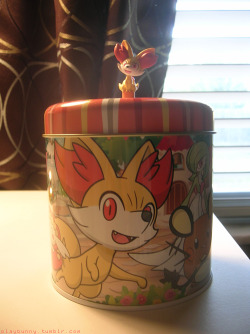Collectible Fennekin Cookie Tin I&rsquo;m not sure when I&rsquo;ll eat the cookies they&rsquo;re too cute 