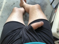 gurimajate: Sitting here with the garage open. Hope that hot guy with the dog runs by..