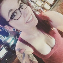 nyxabyss:  It’s entirely too hot today. Come buy drinks from me! #alternative #metal #messyhair #bartender #barscene #booze #beer #piercings #tattoos #traditionaltattoo #tattooflash