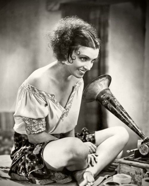 bellalagosa: Conchita Montenegro in, “The Cisco Kid” (1931) https://painted-face.com/