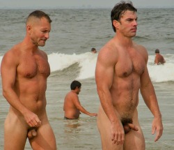 softissexy:  Two on the beach (guy on right looks like a young Dennis Quaid)  It&rsquo;s &ldquo;hot&rdquo; at the beach!
