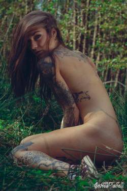 legrazie:  Sarah Ceccarelli/Refen Doe, una stupenda modella italiana tatuata.