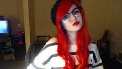 girlswithglasses:  snorl4x, fellow tumblr snorl4x:  i left the ocean it’s too current   ariel hipster