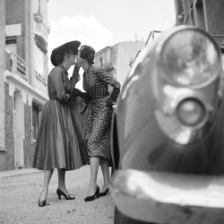 fewthistle:  I’m in the Mood. Gordon Parks, photographer. Paris. 1951.