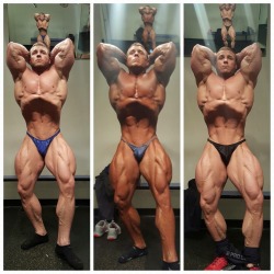 Brad Rowe - Showing off his vacuum pose over a period of time.