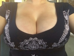smallgirlbigtitties:  Reblog if you love big perky tits without a bra 