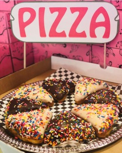 stuffaboutminneapolis:Glam Doll Donuts