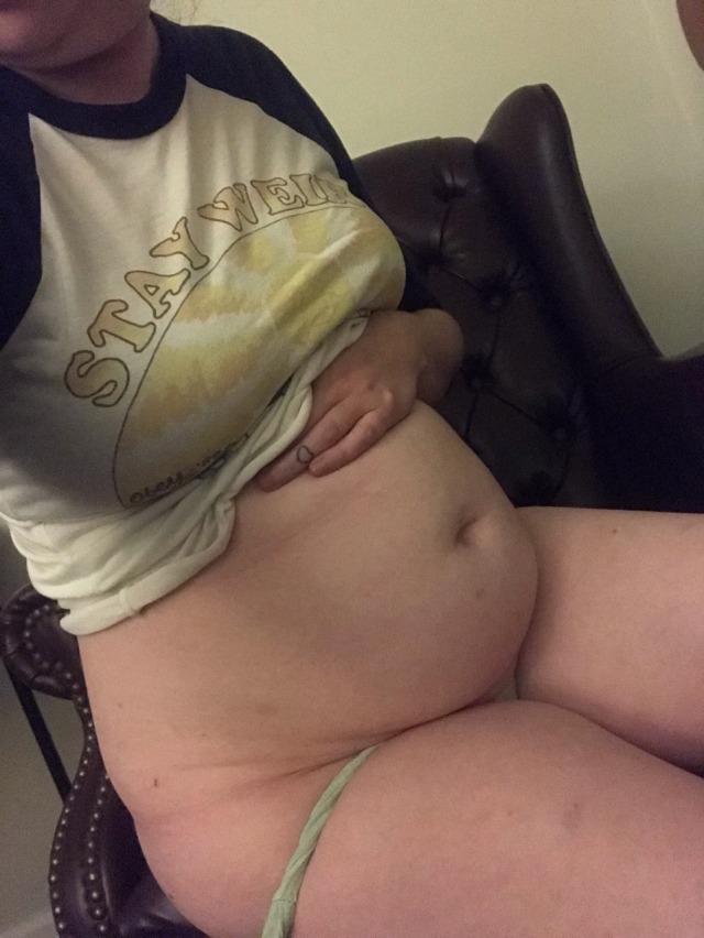 lmbbabe:*urp* So fucking bloated and uncomfortable. Need belly rubs.  I’m so full of gas. *hic*Help me rub out all this air from my sore bloated tummy. *belch* I still kinda want a beer tho *blurp* 