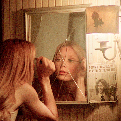 bongjoonsho:Carrie (1976) dir. Brian De Palma
