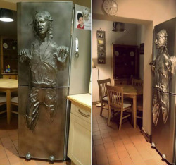 bonsaisub:  coolgeekgifts:  Han Solo Frozen in Carbonite Refrigerator. This is amazing!  I need this.  Must have this.