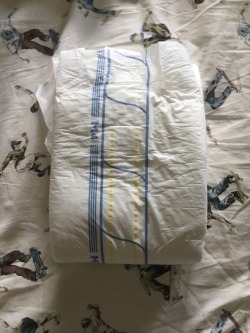 diaperlover69:Finally bought my first non store-brand diapers.