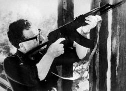 paniwe:  Allende with Kalashnikov. 