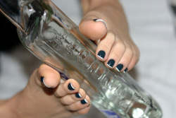 feetbygabriel:  The Vodka Bottle