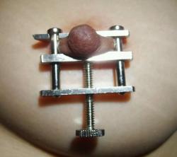 feministbutsubmissive:  good-daddy-dom:  .   Torture my useless nipples!
